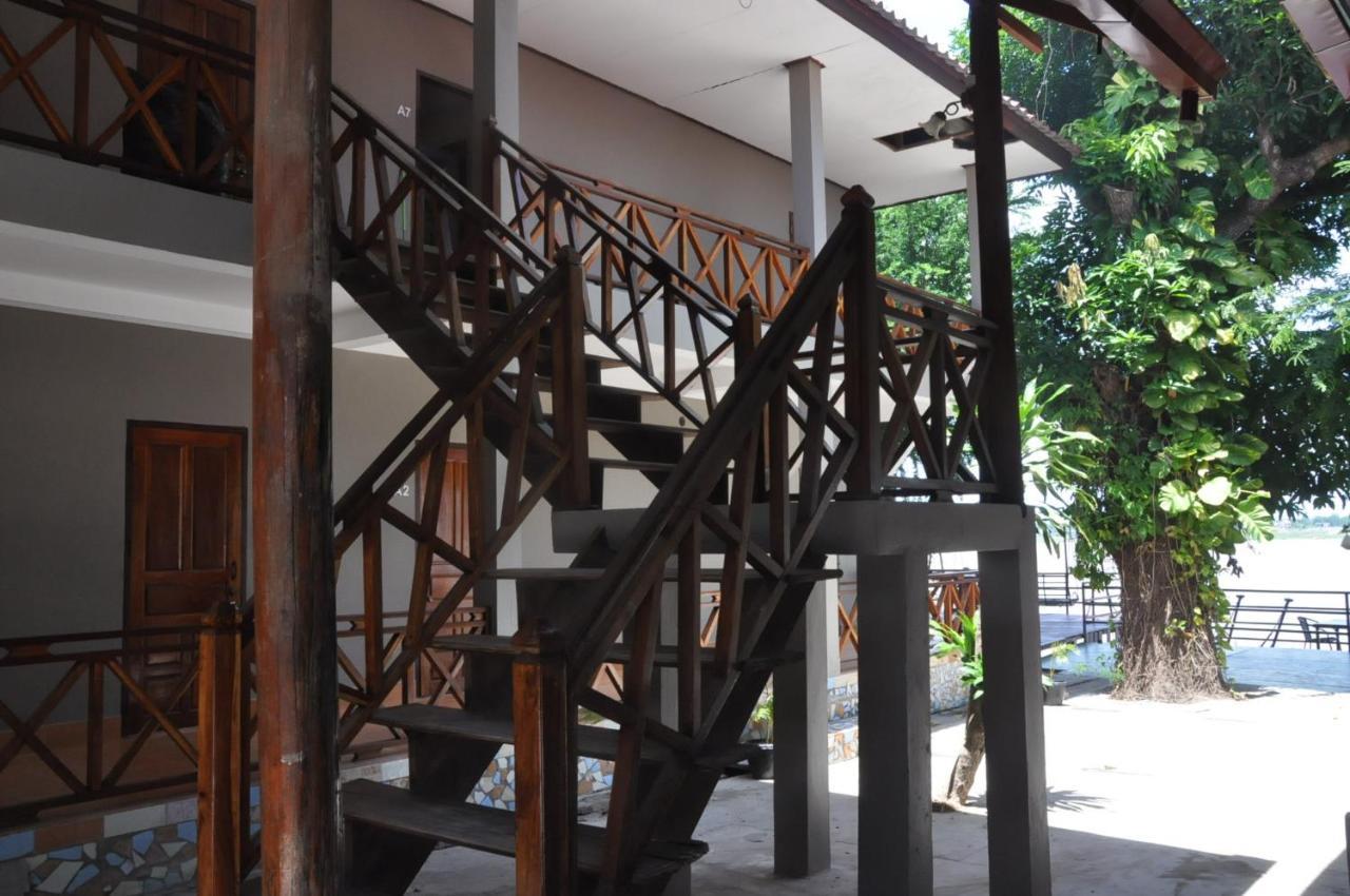 Pilgrim'S Kitchen & Inn Savannakhet Eksteriør billede