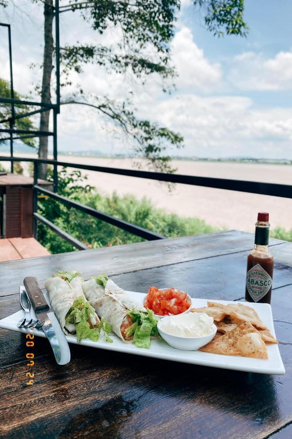 Pilgrim'S Kitchen & Inn Savannakhet Eksteriør billede