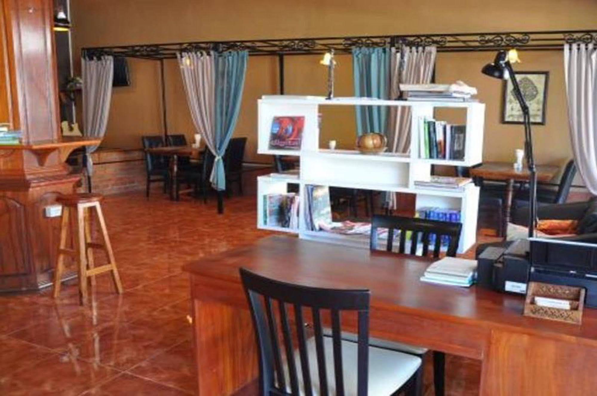 Pilgrim'S Kitchen & Inn Savannakhet Eksteriør billede